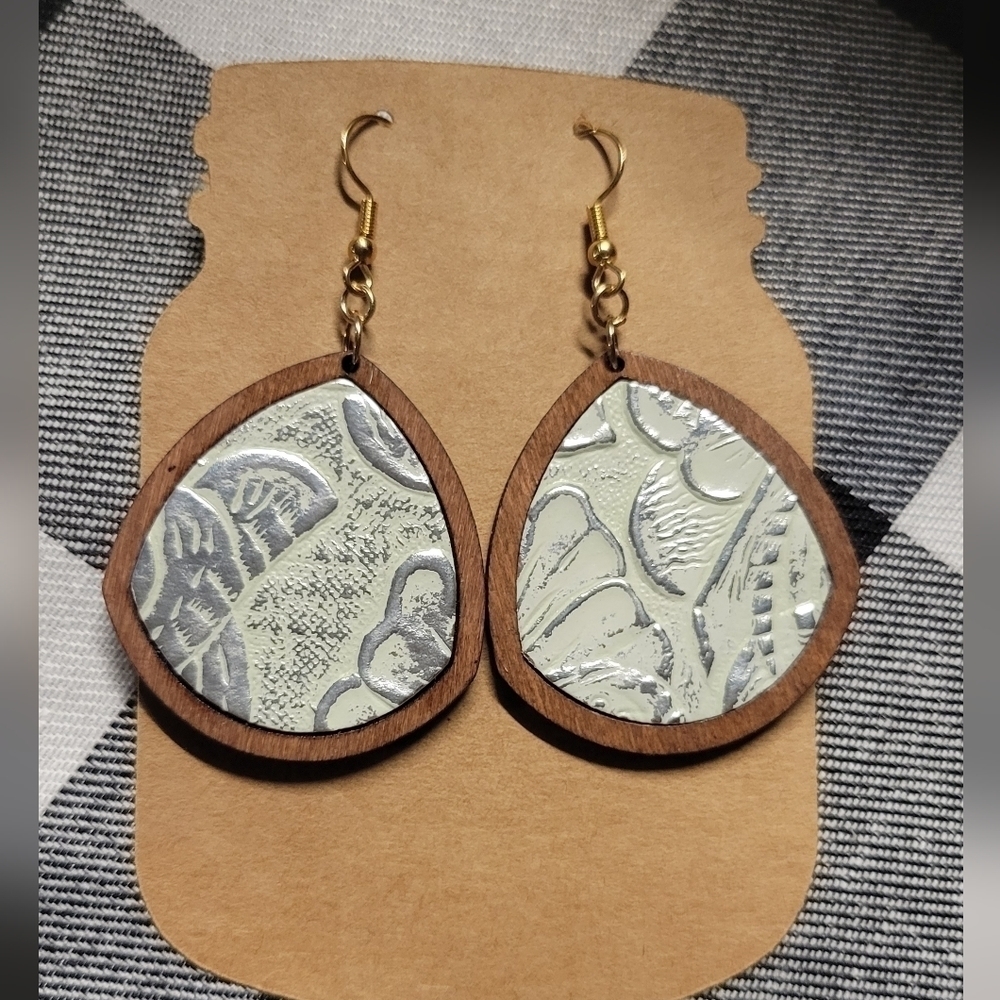 Homemade wooden earrings NWOT